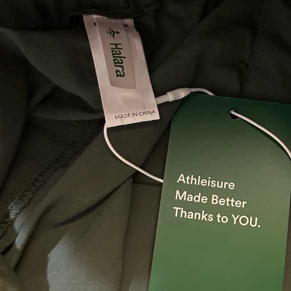 NWT Halara Mid Rise Button Zipper Side Pocket Wide Leg Casual Cargo Pants - Picture 7 of 13